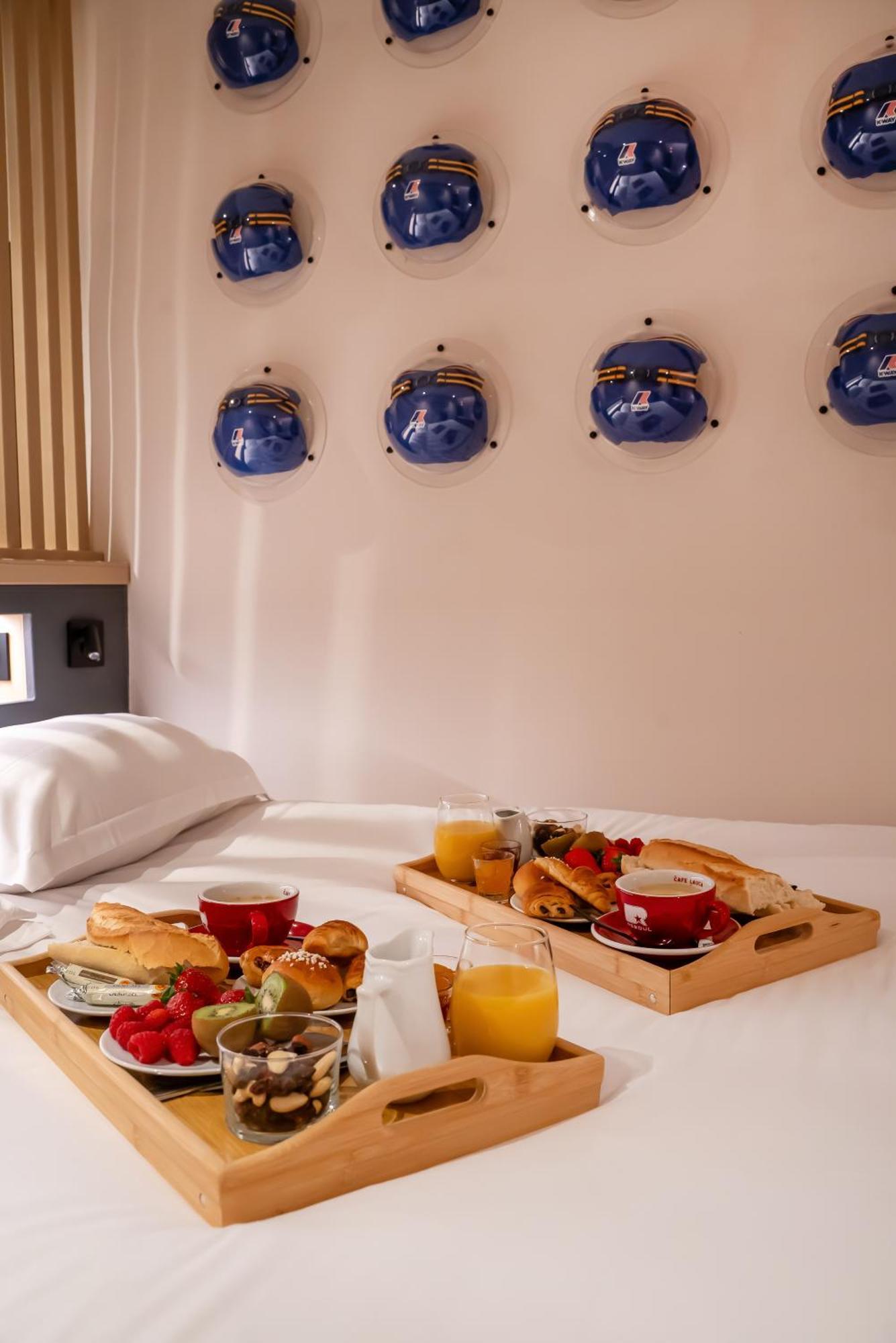 Hotel By Reboul - Boutique Hotel Кассі Екстер'єр фото